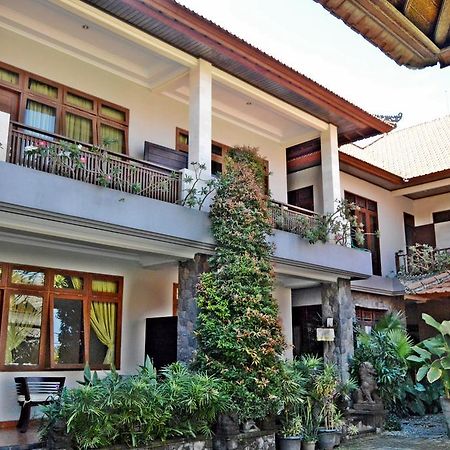 Yulia 2 Homestay Sanur Buitenkant foto