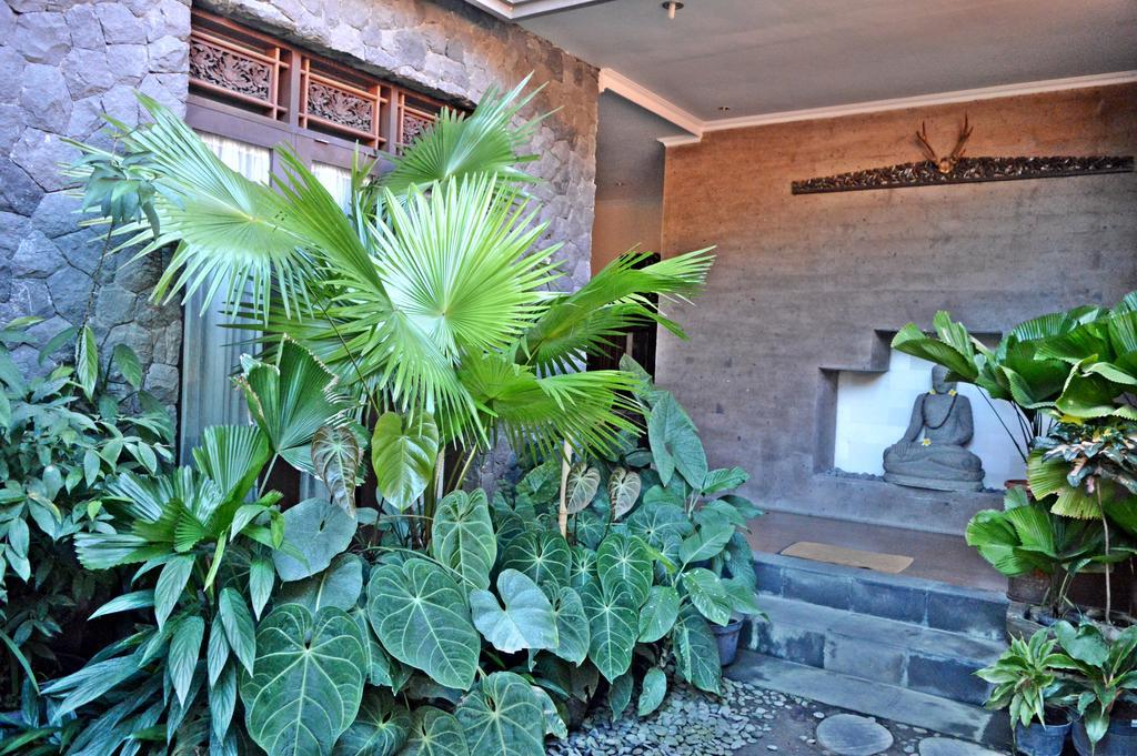 Yulia 2 Homestay Sanur Buitenkant foto