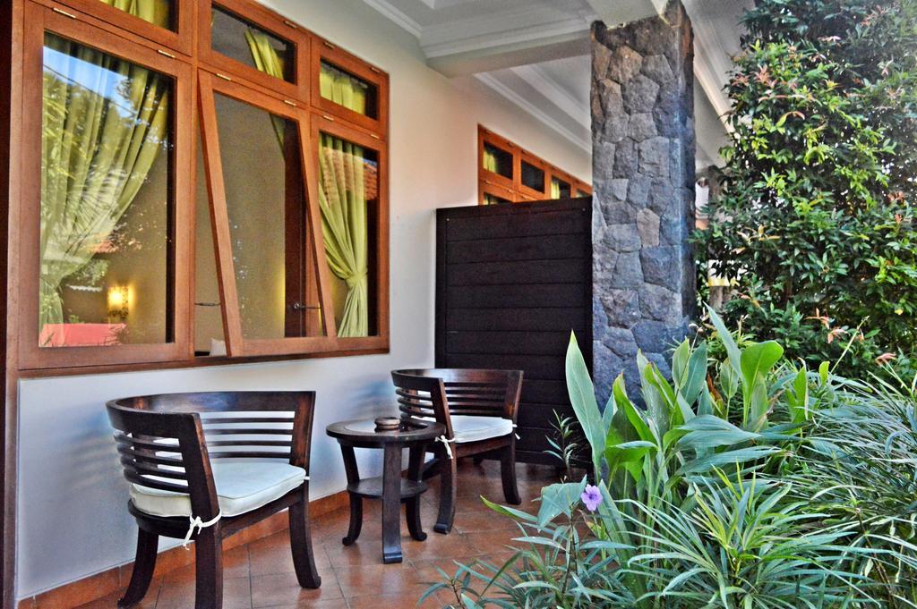 Yulia 2 Homestay Sanur Buitenkant foto