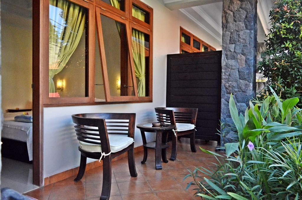 Yulia 2 Homestay Sanur Buitenkant foto