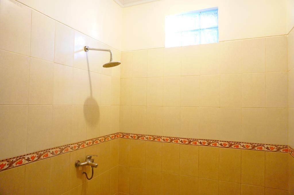 Yulia 2 Homestay Sanur Buitenkant foto